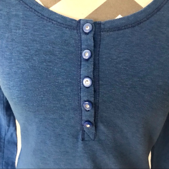 ⬇️$16 Aerie Long Sleeve T-shirt with Buttons - Picture 3 of 6
